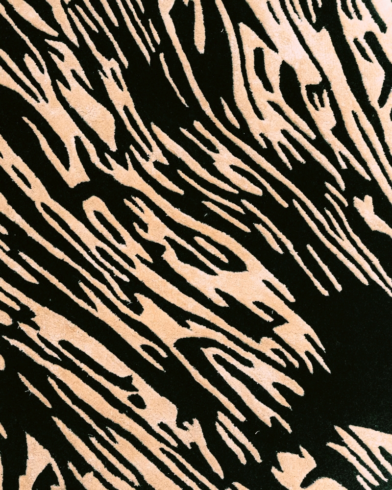 FLOWLINE ABSTRACT HAND TUFTED RUG - BEIGE - Image 4