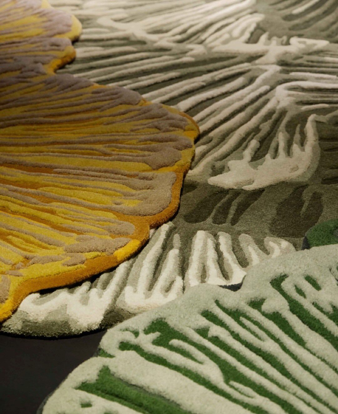AURORA BLOOM RUG - FOREST GREEN - Image 3